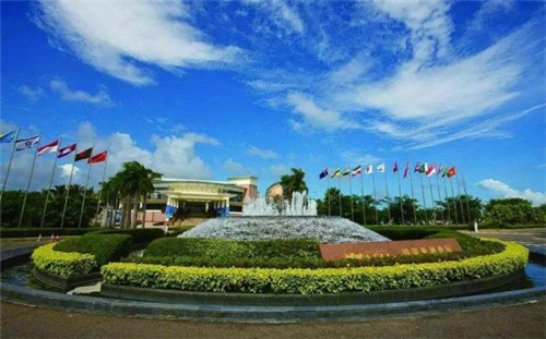 水煮青春老火锅加盟是否适合新手创业者，水煮青春老火锅加盟要满足哪些条件