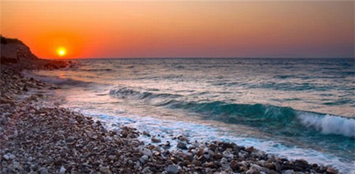 女孩名字李紫悦如何取名好听（李紫玥名字的含义）